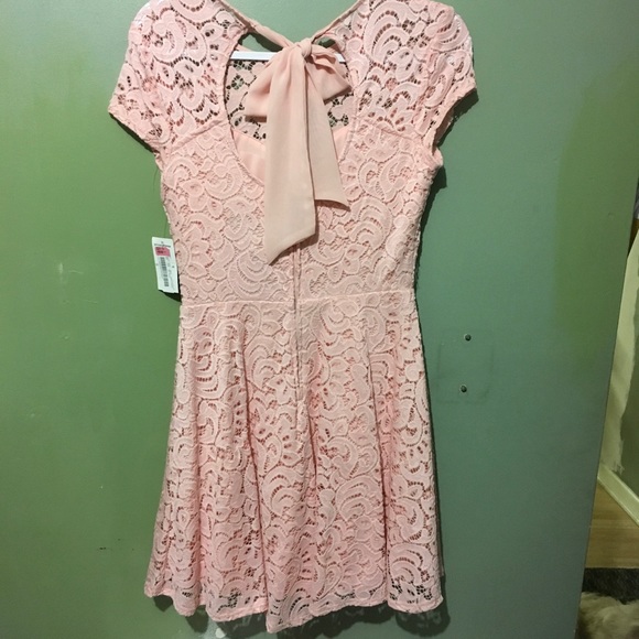 Offers?👗 B. Darlin peach lacy juniors dress 👗 - Picture 2 of 6